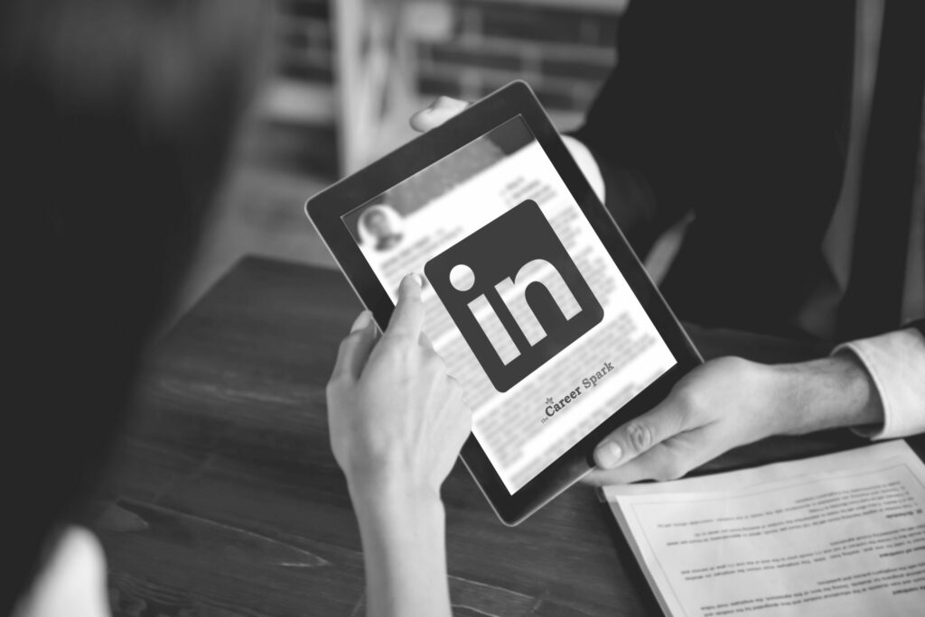 5 Simple LinkedIn Summary Tips for a Flawless Profile